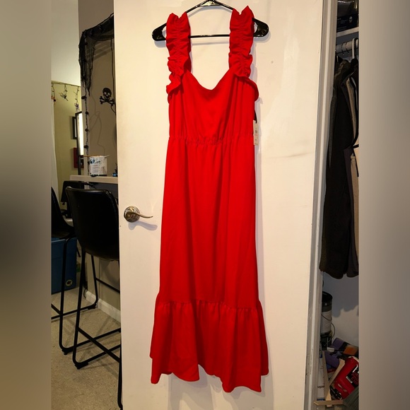 Red maxi dress - Picture 3 of 5